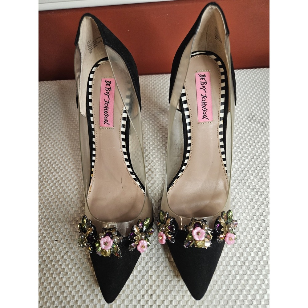 Betsey Johnson Jane Floral Embellished Lucite Pumps Black Suede Size 8.5 M